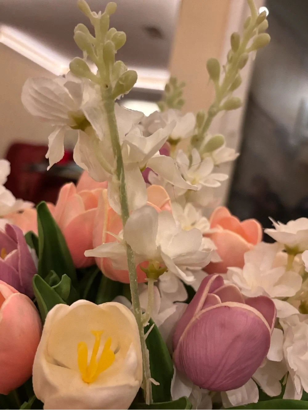 Martha Stewart White Rabbit Ceramic Vase w/“real touch” Pink + White tulips🌷